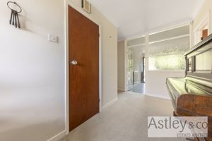 hallway- click for photo gallery